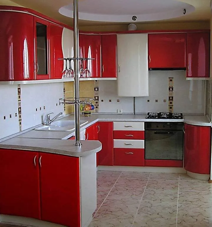 tradtional kitchen vs modular kitchen